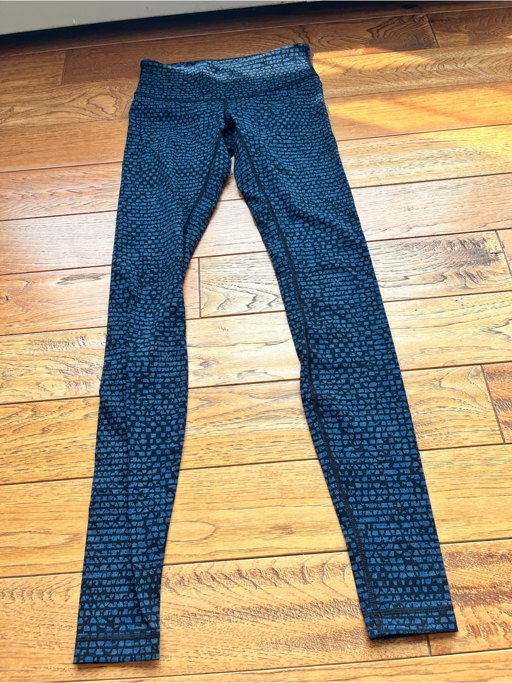Lululemon Blue Patterned Leggings Size 4
